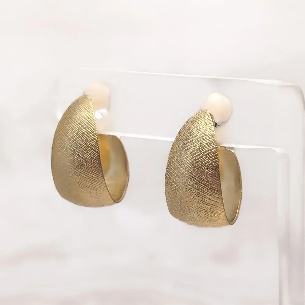Vintage Clip On Earrings Large Gold Tone Textured Pattern Elongated Hoops